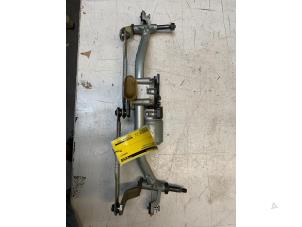 Gebruikte Ruitenwismotor + Mechaniek Peugeot 208 I (CA/CC/CK/CL) 1.6 Vti 16V Prijs € 30,00 Margeregeling aangeboden door Poolman autodemontage