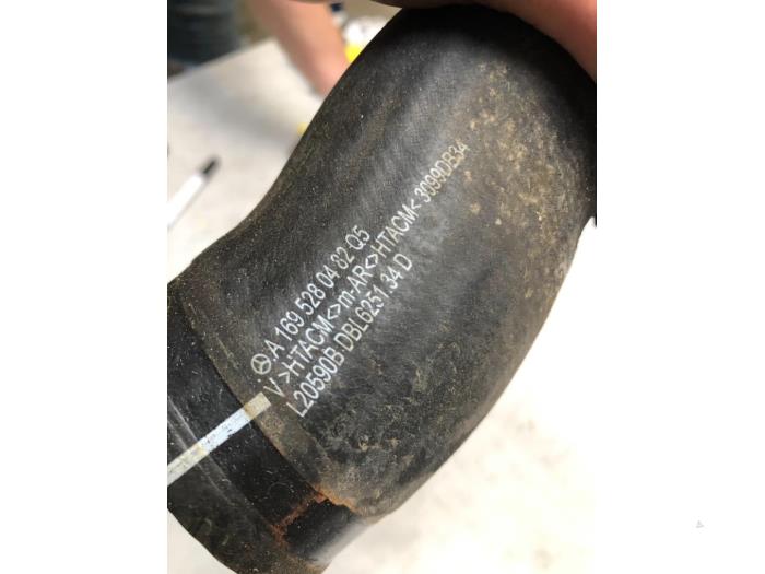 Intercooler hose from a Mercedes-Benz A (W169) 2.0 A-180 CDI 16V 2010