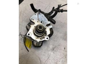 Begagnade Mekanisk bränslepump Mercedes A (W169) 2.0 A-180 CDI 16V Pris € 40,00 Marginaltabell erbjuds av Poolman autodemontage