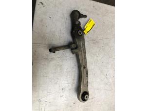 Gebruikte Draagarm rechts-voor Audi A8 (D3) 4.2 TDI V8 32V Quattro Prijs € 30,00 Margeregeling aangeboden door Poolman autodemontage