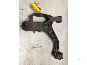 Gebruikte Draagarm rechts-voor Landrover Range Rover Sport (LS) 3.6 TDV8 32V Prijs € 49,00 Margeregeling aangeboden door Poolman autodemontage