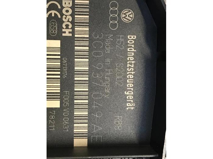 Módulo de confort de un Volkswagen Passat Variant (3C5) 2.0 FSI 16V 2008