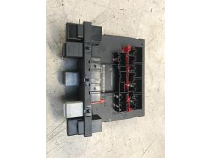 Begagnade Komfortmodul Volkswagen Passat Variant (3C5) 2.0 FSI 16V Pris € 30,00 Marginaltabell erbjuds av Poolman autodemontage