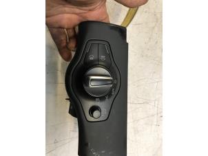 Używane Przelacznik swiatel Audi A4 Avant (B8) 2.0 TDI 16V Cena € 20,00 Procedura marży oferowane przez Poolman autodemontage