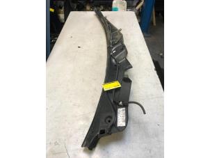 Gebruikte Paravent Mercedes E Estate (S212) E-300 Hybrid,BlueTec Hybrid V6 24V Prijs € 30,00 Margeregeling aangeboden door Poolman autodemontage