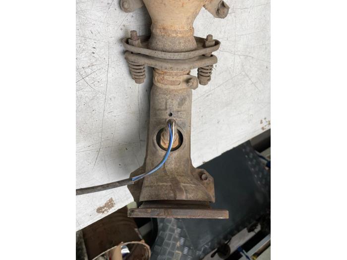 Tube échappement avant d'un Suzuki Grand Vitara II (JT) 2.4 16V 2009