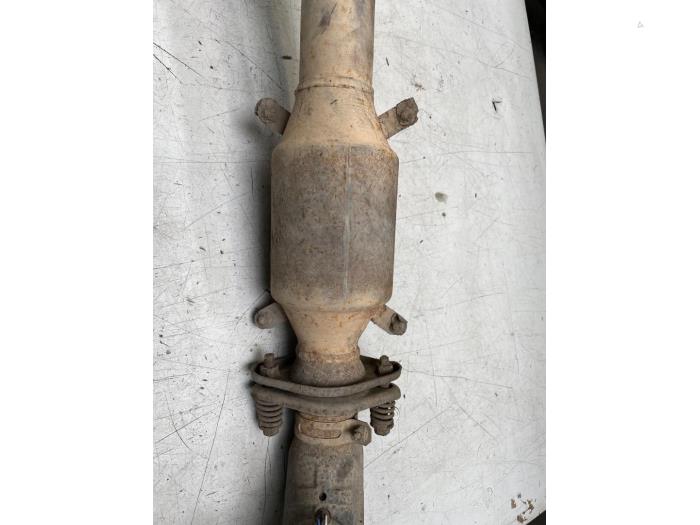 Tube échappement avant d'un Suzuki Grand Vitara II (JT) 2.4 16V 2009