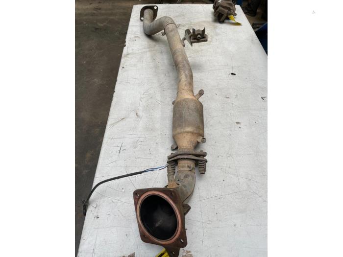 Tube échappement avant d'un Suzuki Grand Vitara II (JT) 2.4 16V 2009