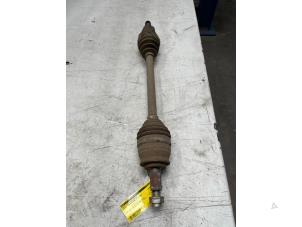 Gebruikte Aandrijfas links-achter Suzuki Grand Vitara II (JT) 2.4 16V Prijs € 30,00 Margeregeling aangeboden door Poolman autodemontage