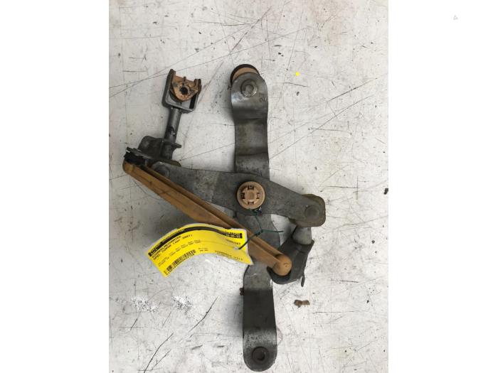 Timonerie de changement de vitesse d'un Opel Corsa D 1.4 16V Twinport 2007