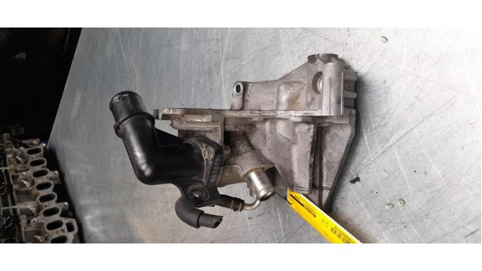 Thermostaathuis van een Mazda CX-5 I (KE,GH) 2.2 Skyactiv D 16V High Power 4WD 2015