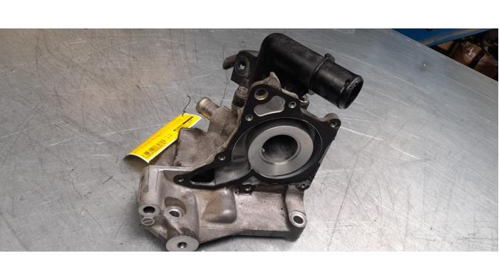 Thermostaathuis van een Mazda CX-5 I (KE,GH) 2.2 Skyactiv D 16V High Power 4WD 2015