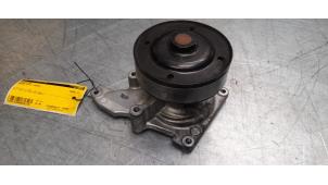 Gebruikte Waterpomp Mazda CX-5 I (KE,GH) 2.2 Skyactiv D 16V High Power 4WD Prijs € 30,00 Margeregeling aangeboden door Poolman autodemontage