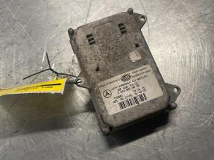 Gebruikte Xenon module Mercedes E Combi (S211) 3.2 E-320 CDI 24V Prijs € 20,00 Margeregeling aangeboden door Poolman autodemontage