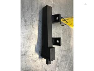 Begagnade Antenn Audi Q7 (4LB) 4.2 TDI V8 32V Tiptronic Pris € 30,00 Marginaltabell erbjuds av Poolman autodemontage