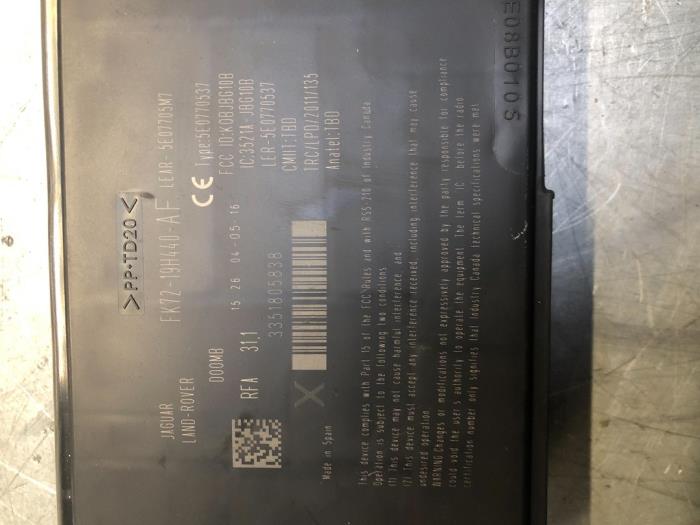 Module verrouillage central des portes d'un Jaguar XE 2.0d 180 16V 2016