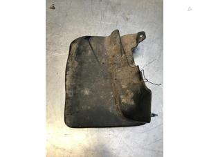 Gebruikte Spatlap Toyota Land Cruiser 90 (J9) 3.4i 24V Prijs € 40,00 Margeregeling aangeboden door Poolman autodemontage