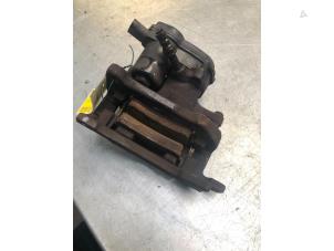 Używane Zacisk hamulcowy lewy tyl Audi A4 (B8) 1.8 TFSI 16V Cena € 30,00 Procedura marży oferowane przez Poolman autodemontage