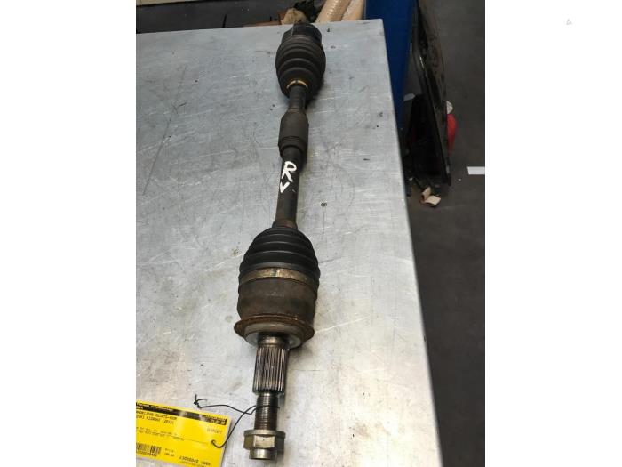 Drivaxel, höger fram från en Suzuki Kizashi (FRE/FRF) 2.4 16V 4x4 2012