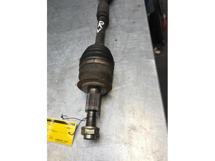 Drivaxel, höger fram från en Suzuki Kizashi (FRE/FRF) 2.4 16V 4x4 2012