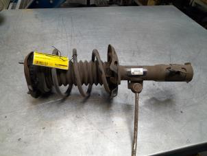 Używane Amortyzator prawy przód Toyota Prius (ZVW5) 1.8 16V Hybrid Cena € 50,00 Procedura marży oferowane przez Poolman autodemontage