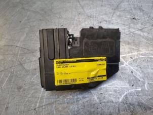 Używane Skrzynka bezpieczników Ford Galaxy (CK) 2.0 TDCi 180 16V Cena € 30,00 Procedura marży oferowane przez Poolman autodemontage