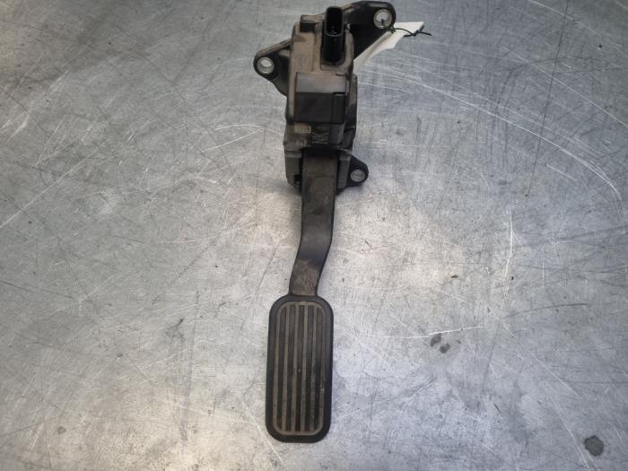 Gaspedal från en Toyota Corolla Touring Sport (E21/EH1) 1.8 16V Hybrid 2020