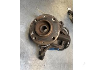 Używane Sworzen lewy przód Peugeot 2008 (CU) 1.2 Vti 12V PureTech 82 Cena € 40,00 Procedura marży oferowane przez Poolman autodemontage