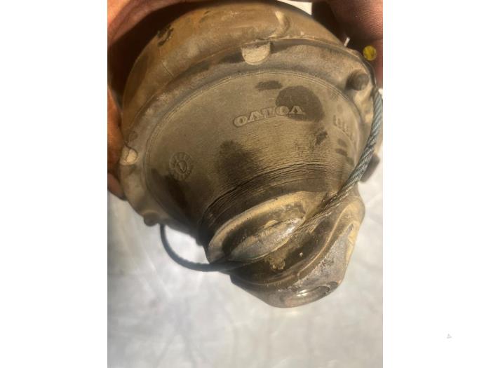 Motorfäste från en Volvo XC90 I 3.2 24V 2008