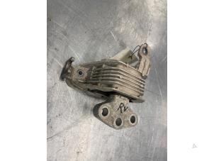 Używane Wspornik silnika Opel Astra J (PC6/PD6/PE6/PF6) 1.4 Turbo 16V Cena € 20,00 Procedura marży oferowane przez Poolman autodemontage