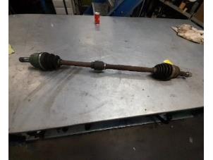 Gebruikte Aandrijfas rechts-voor Mitsubishi ASX 1.6 MIVEC 16V Prijs € 100,00 Margeregeling aangeboden door Poolman autodemontage