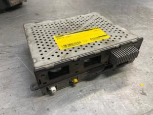 Gebruikte Radio Audi A8 (D3) 4.0 TDI V8 32V Lang Quattro Prijs € 75,00 Margeregeling aangeboden door Poolman autodemontage