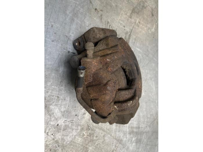 Zacisk hamulcowy prawy przód z Jaguar XF (CC9) 2.2 D 16V 2013