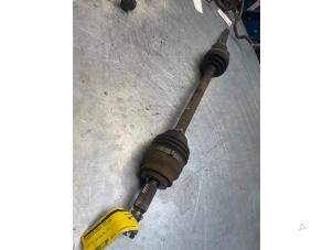 Begagnade Drivaxel, höger fram Citroen C-Crosser 2.4 16V Pris € 75,00 Marginaltabell erbjuds av Poolman autodemontage