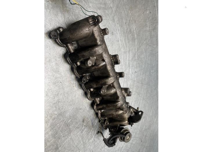 Wervelklep van een Toyota Land Cruiser (J12) 3.0 D-4D 16V 2006