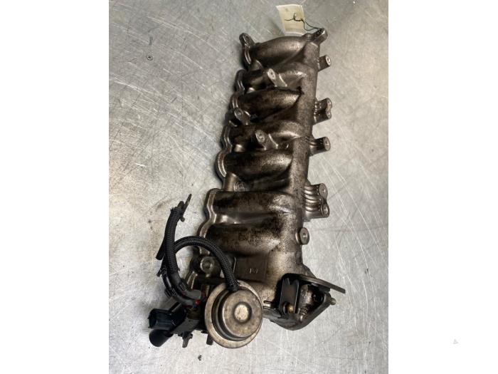 Wervelklep van een Toyota Land Cruiser (J12) 3.0 D-4D 16V 2006