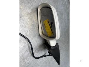 Używane Lusterko zewnetrzne lewe Audi A4 (B8) 2.0 TDI 16V Quattro Cena € 50,00 Procedura marży oferowane przez Poolman autodemontage