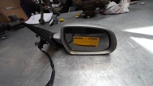 Używane Lusterko zewnetrzne prawe Audi A4 Avant Quattro (B8) 2.0 TDI 16V Cena € 40,00 Procedura marży oferowane przez Poolman autodemontage