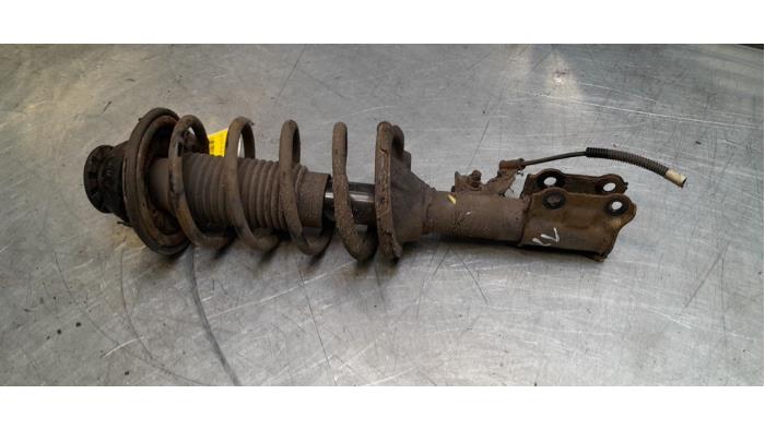Schokdemperpoot links-voor van een Kia Picanto (BA) 1.0 12V 2005
