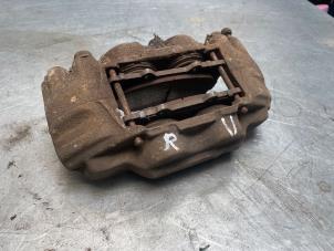 Gebruikte Remklauw (Tang) rechts-voor Toyota Land Cruiser (J12) 3.0 D-4D 16V Prijs € 40,00 Margeregeling aangeboden door Poolman autodemontage
