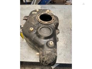 Gebruikte Adblue tank Ford Transit Custom 2.0 TDCi 16V Eco Blue 170 Prijs € 90,75 Inclusief btw aangeboden door Poolman autodemontage