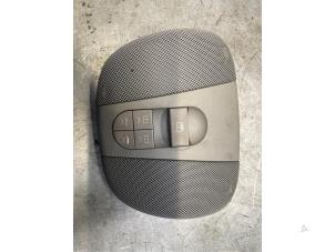 Gebruikte Schuifdak schakelaar Mercedes E (W211) 5.0 E-500 V8 24V Prijs € 30,00 Margeregeling aangeboden door Poolman autodemontage