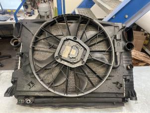 Gebruikte Koelerset Mercedes E (W211) 5.0 E-500 V8 24V Prijs € 100,00 Margeregeling aangeboden door Poolman autodemontage