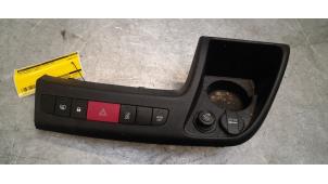 Begagnade Nödbelysningsbrytare Fiat Ducato (250) 2.3 D 160 Multijet AdBlue Pris € 36,30 Inklusive moms erbjuds av Poolman autodemontage