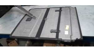 Usados Alfombrilla de maletero Volkswagen Passat Variant (3G5) 2.0 TDI 16V 190 4Motion Precio € 30,00 Norma de margen ofrecido por Poolman autodemontage