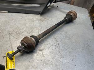 Begagnade Drivaxel, höger bak Audi A8 (D4) 3.0 TDI V6 24V Quattro Pris € 30,00 Marginaltabell erbjuds av Poolman autodemontage