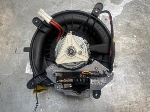 Begagnade Fläktmotor för uppvärmning och ventilation Mercedes E (W210) 2.6 E-240 V6 18V Pris € 40,00 Marginaltabell erbjuds av Poolman autodemontage