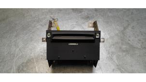 Used CD player Nissan Navara (D40) 2.5 dCi 16V 4x4 Price € 75,00 Margin scheme offered by Poolman autodemontage