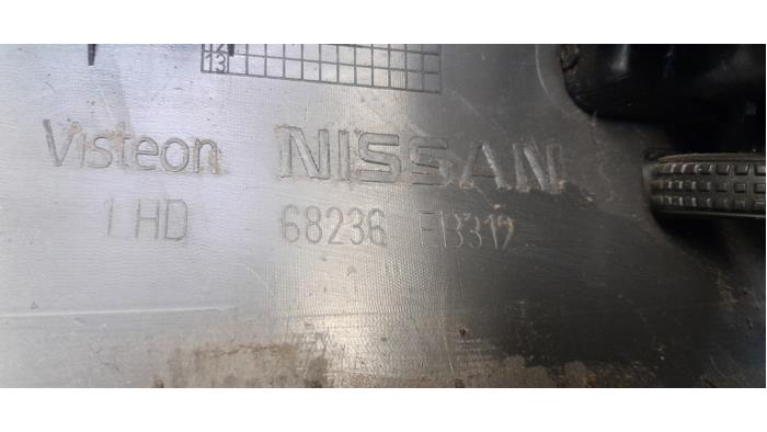 Kilometerteller sierlijst van een Nissan Navara (D40) 2.5 dCi 16V 4x4 2008