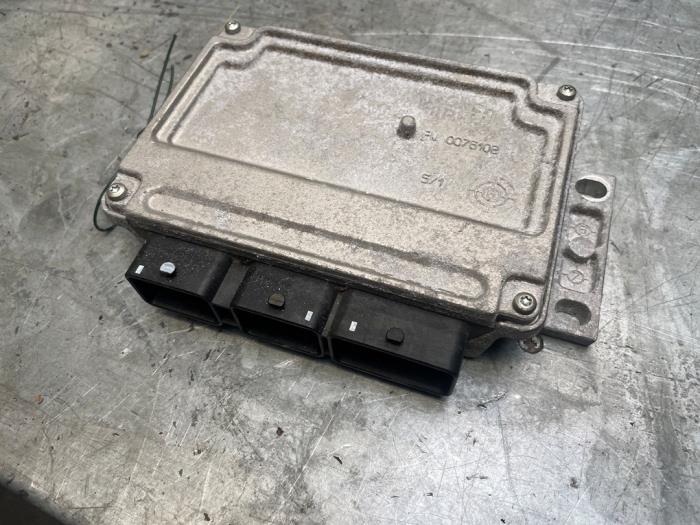 Komputer sterowania silnika z Citroën C4 Picasso (UD/UE/UF) 2.0 16V Autom. 2008